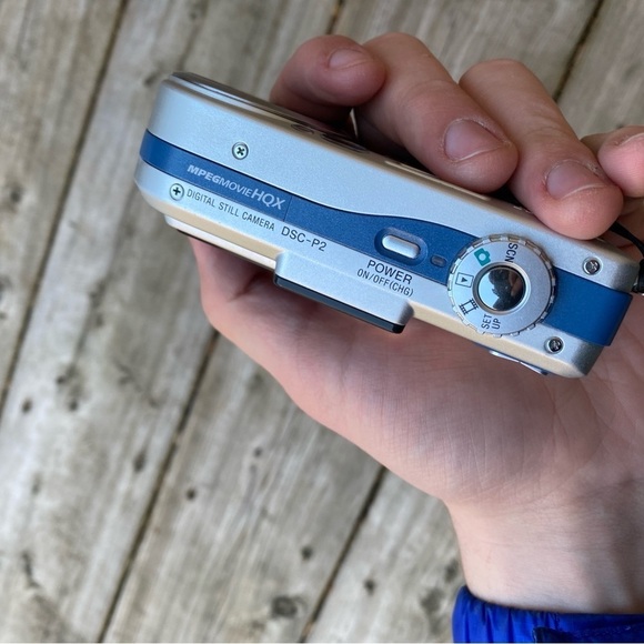 Vintage 2002 Sony Cybershot DSC-p2 2 MPX Camera UNTESTED - Picture 7 of 8